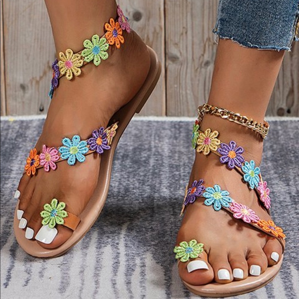 Women’s floral strap sandals